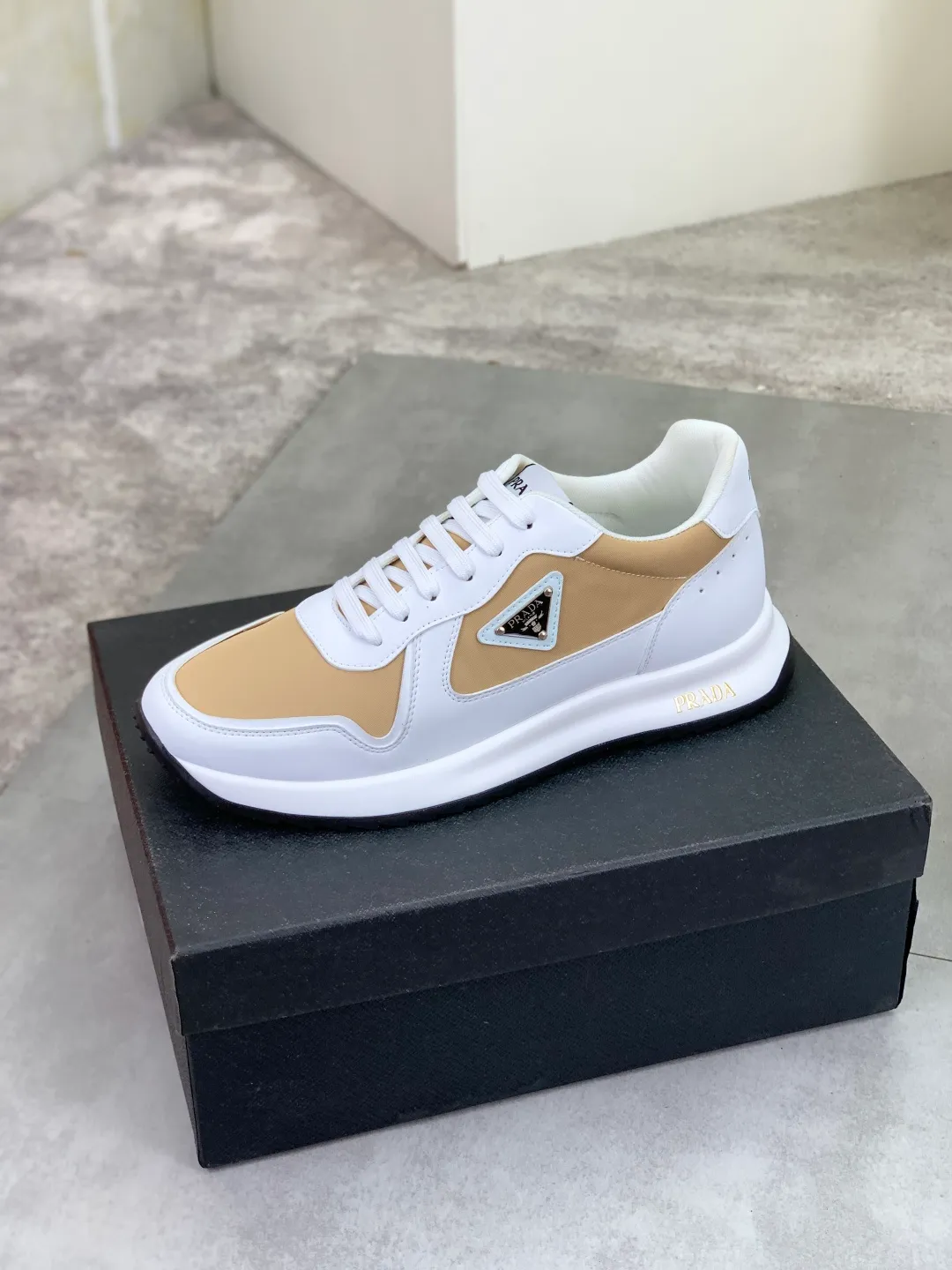 Men's Men's Shoes💰P440💰[New Style] (PRADA) The latest classic model of breathable and comfortable men's shoes has been launched on the official website in 1:1 copy, synchronized in Hong Kong, and on the same catwalk; all made of calfskin with breathable mesh fabric ➕Imported soft and comfortable pigskin lining, 🍡🍡original rubber outsole, non-slip and wear-resistant; comfortable on the feet, attractive style, fine workmanship, and simple and neat shoe last, highlighting a man's boldness and toughness, 👍Number: 38-44 (45 46 Customized) 4️⃣Color🉑️Choose